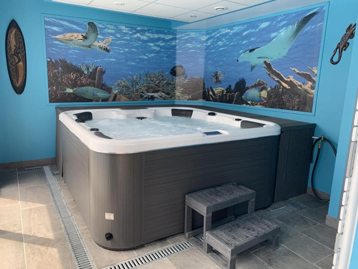Maison 10 Pers En Bord De Mer Avec Piscine Chauffee Toute L'Annee, Spa Et Hamman Surzur Kültér fotó